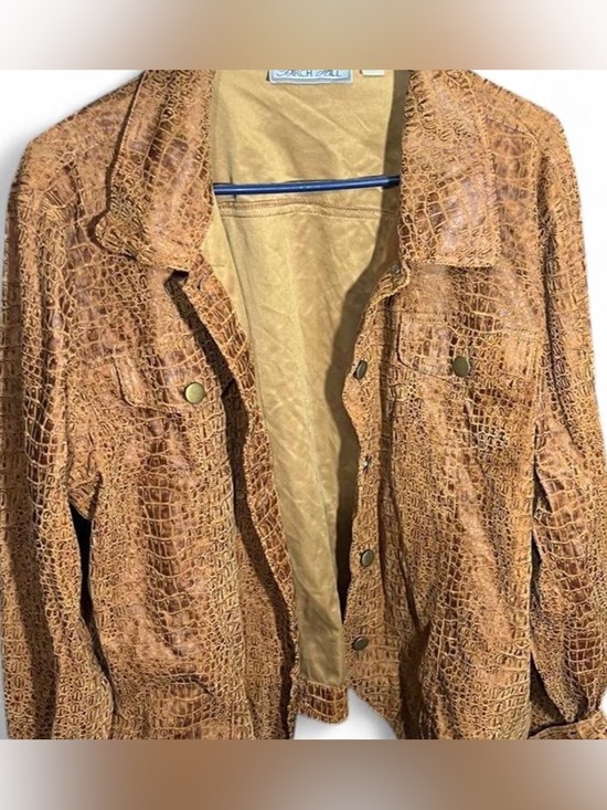 Birch Hill Other - Men's Croc-Embossed Lightweight Shirt Jacket in Brown
